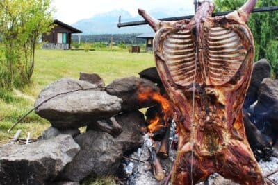 comer asado al palo en punta arenas