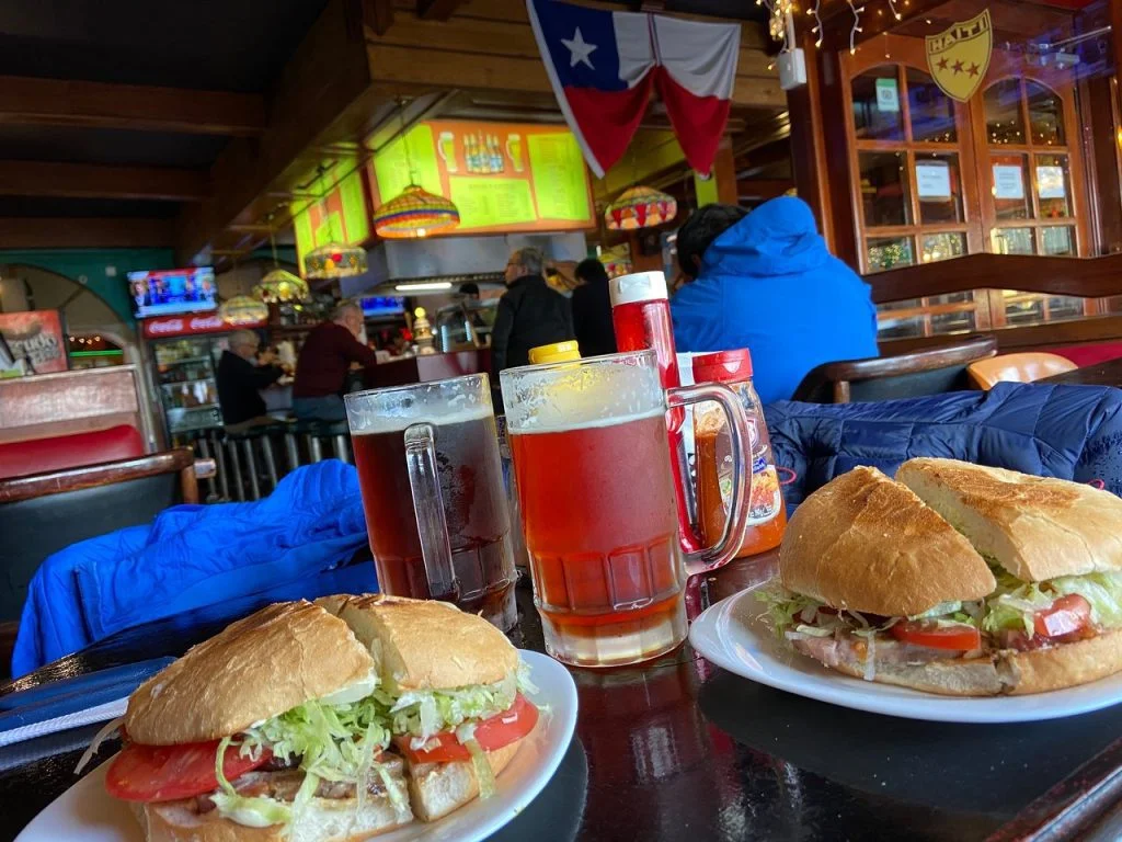 Lomitos y completos en Restaurant Lomito's Punta Arenas