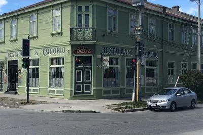 restaurante okusa en avenida colon